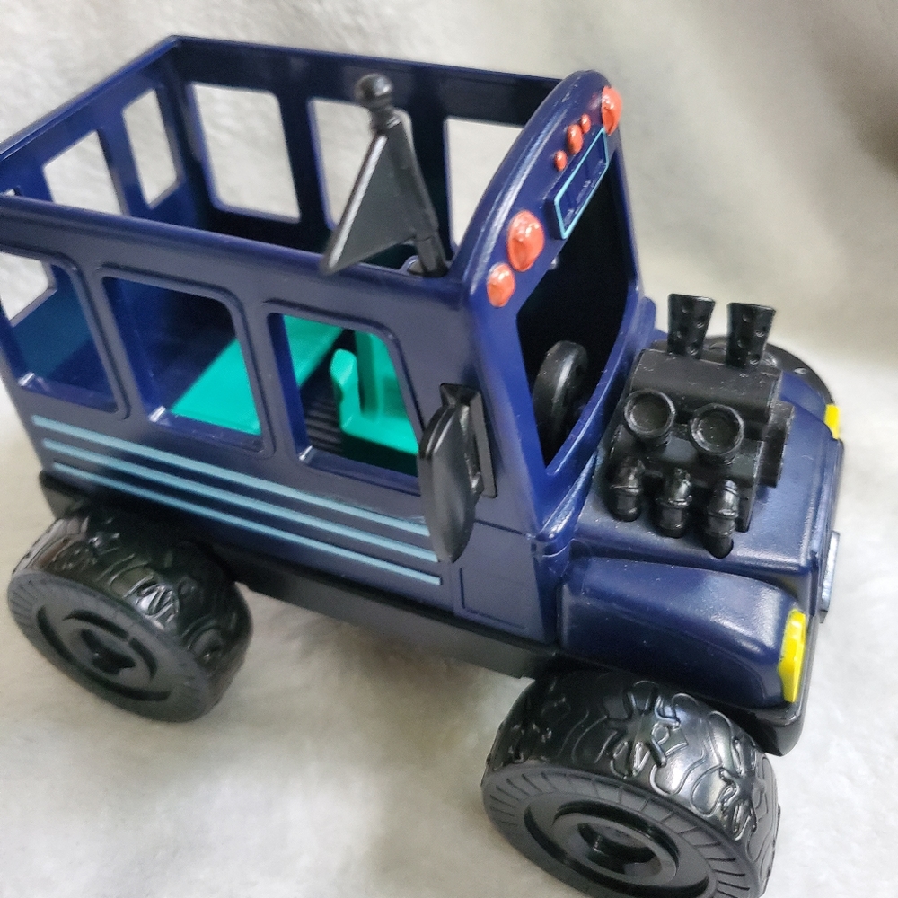 Night ninja bus